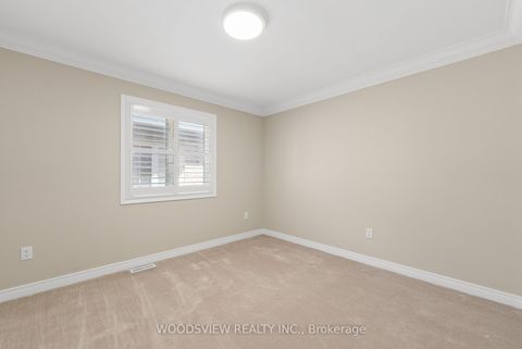 Photo 31 at 19 Weslock Crescent, Bayview Northeast, Aurora
