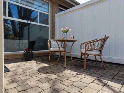 Photo 2 at 35 Jasper Drive, Aurora Heights, Aurora