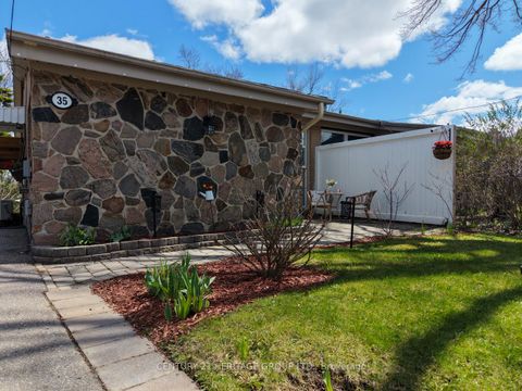 Photo 5 at 35 Jasper Drive, Aurora Heights, Aurora