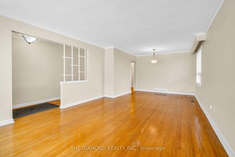 Photo 7 at 100 Summitcrest Drive, Richview, Toronto