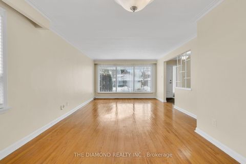 Photo 12 at 100 Summitcrest Drive, Richview, Toronto