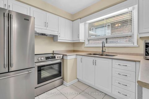 Photo 15 at 100 Summitcrest Drive, Richview, Toronto