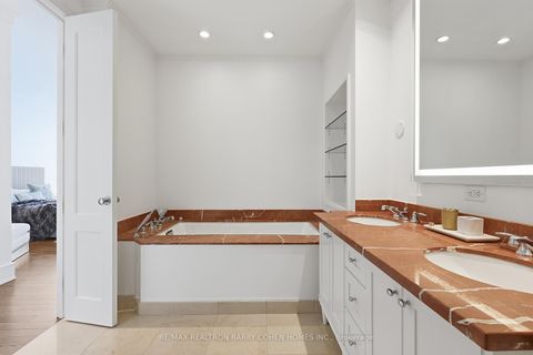 Photo 17 at 4502 - 183 Wellington Street W, Waterfront Communities C1, Toronto