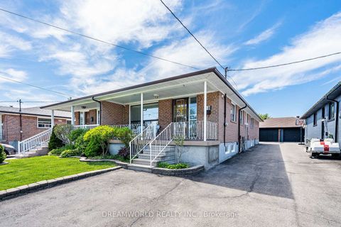 Photo 1 at 18 Hucknall Road, York University Heights, Toronto