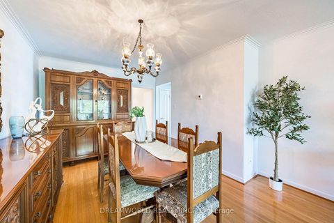 Photo 10 at 18 Hucknall Road, York University Heights, Toronto
