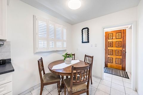 Photo 13 at 18 Hucknall Road, York University Heights, Toronto