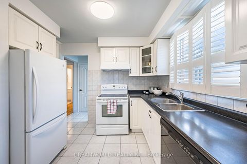 Photo 15 at 18 Hucknall Road, York University Heights, Toronto