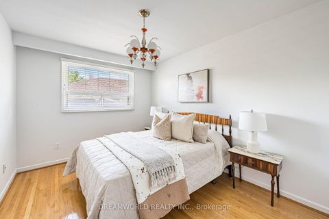 Photo 19 at 18 Hucknall Road, York University Heights, Toronto