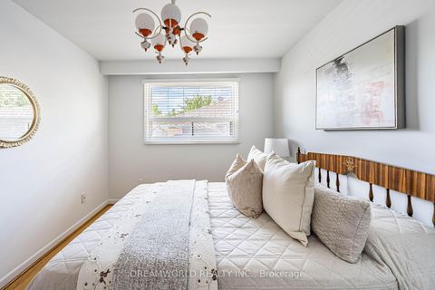 Photo 21 at 18 Hucknall Road, York University Heights, Toronto
