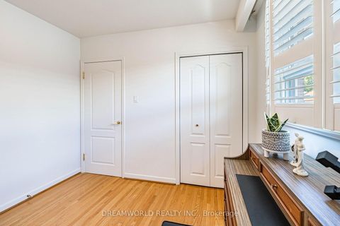 Photo 27 at 18 Hucknall Road, York University Heights, Toronto