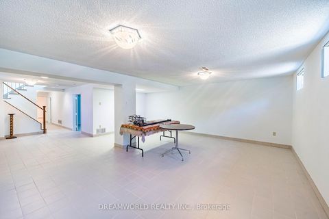 Photo 33 at 18 Hucknall Road, York University Heights, Toronto