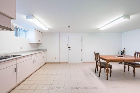 Photo 35 at 18 Hucknall Road, York University Heights, Toronto