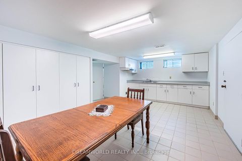 Photo 38 at 18 Hucknall Road, York University Heights, Toronto