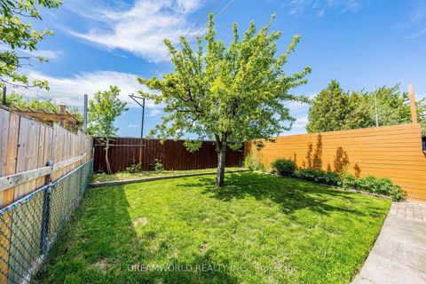 Photo 43 at 18 Hucknall Road, York University Heights, Toronto