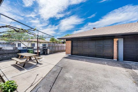 Photo 47 at 18 Hucknall Road, York University Heights, Toronto