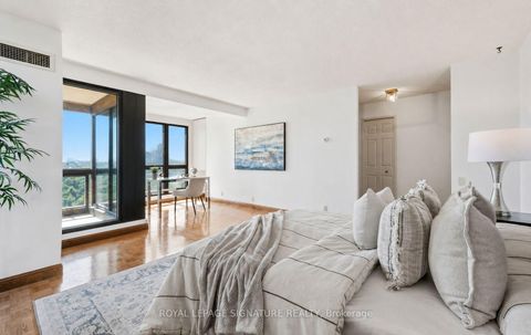 Photo 12 at 805 - 3 Concorde Place, Don Mills, Toronto