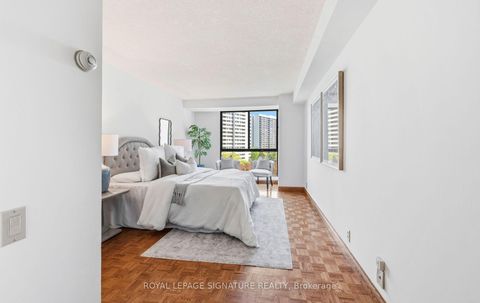 Photo 21 at 805 - 3 Concorde Place, Don Mills, Toronto