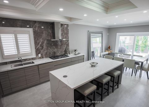 Photo 7 at 62 Bond Crescent, Oak Ridges, Richmond Hill