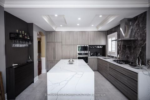 Photo 9 at 62 Bond Crescent, Oak Ridges, Richmond Hill