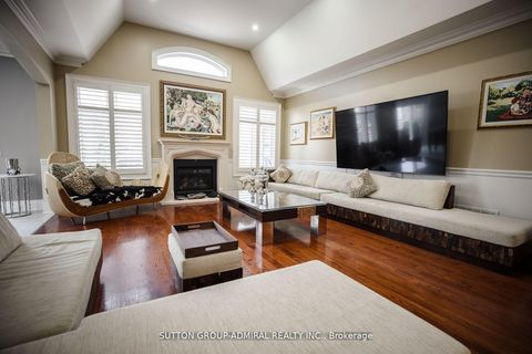 Photo 11 at 62 Bond Crescent, Oak Ridges, Richmond Hill