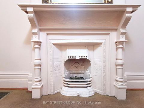 Photo 4 at 35 Borden Street, University, Toronto