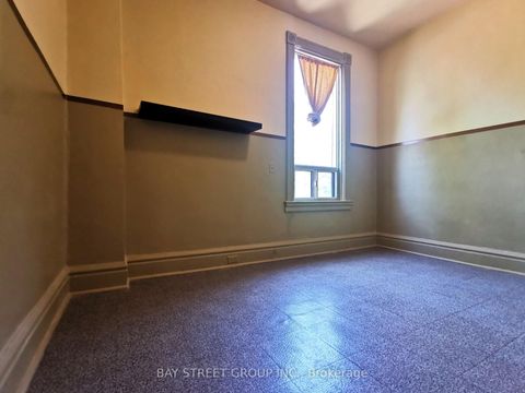 Photo 17 at 35 Borden Street, University, Toronto