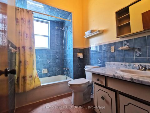 Photo 18 at 35 Borden Street, University, Toronto
