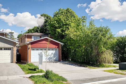 Photo 4 at 44 Lund Street N, North Richvale, Richmond Hill