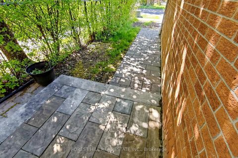 Photo 7 at 44 Lund Street N, North Richvale, Richmond Hill