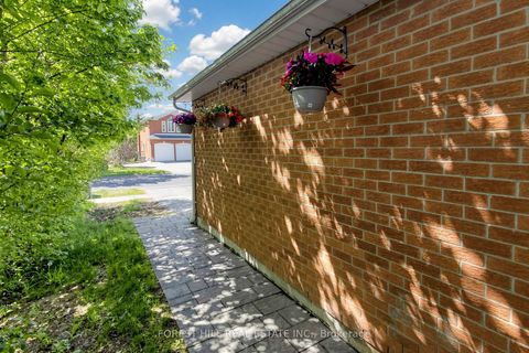 Photo 10 at 44 Lund Street N, North Richvale, Richmond Hill