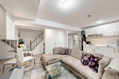Photo 36 at 44 Lund Street N, North Richvale, Richmond Hill