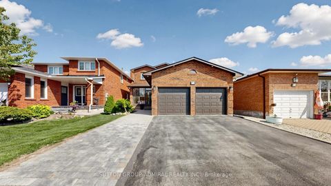Photo 1 at 71 Oliver Lane, Maple, Vaughan