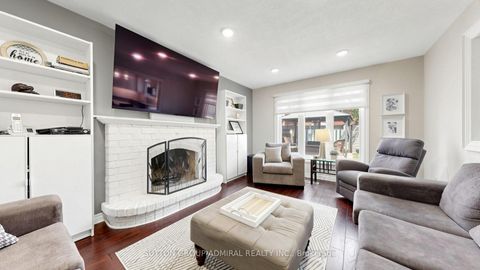 Photo 7 at 71 Oliver Lane, Maple, Vaughan