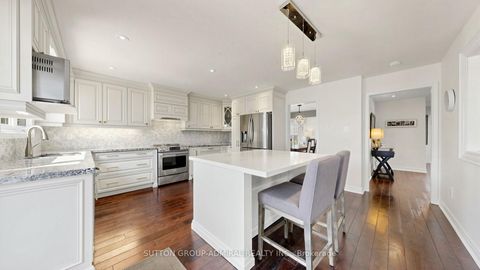 Photo 9 at 71 Oliver Lane, Maple, Vaughan