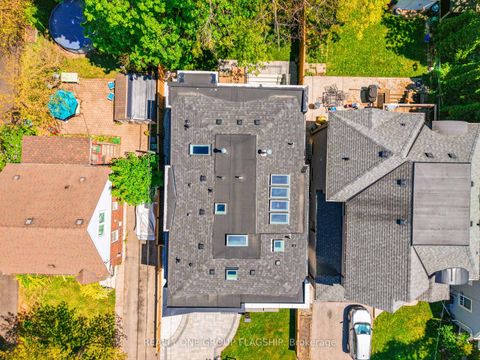 Photo 2 at 7 Bentley Drive, Queensway, Toronto