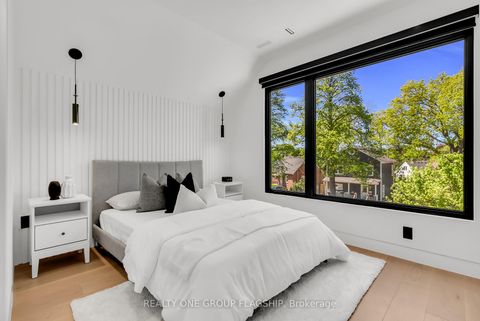 Photo 36 at 7 Bentley Drive, Queensway, Toronto