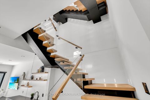 Photo 40 at 7 Bentley Drive, Queensway, Toronto