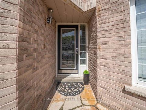 Photo 2 at 66 Stoneybrook Crescent, Ardagh, Barrie