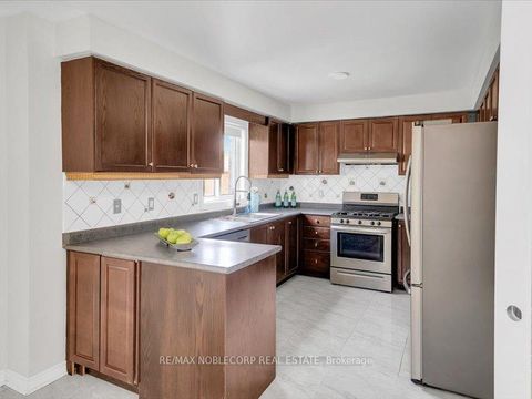Photo 12 at 66 Stoneybrook Crescent, Ardagh, Barrie
