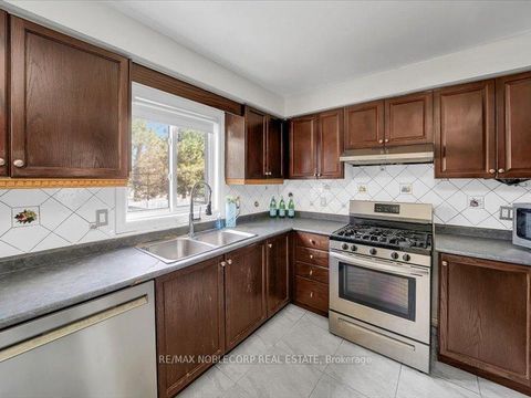 Photo 13 at 66 Stoneybrook Crescent, Ardagh, Barrie