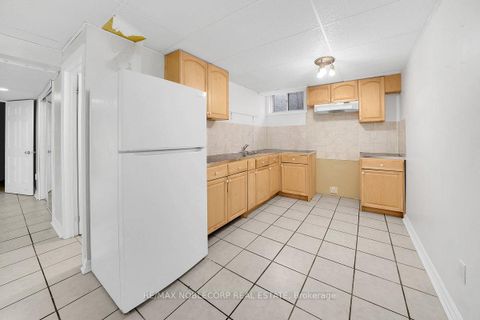 Photo 34 at 66 Stoneybrook Crescent, Ardagh, Barrie