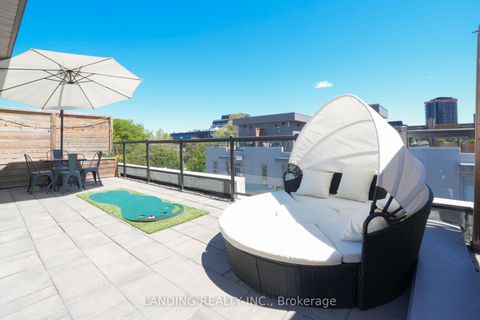 Photo 1 at 7 - 17 Greenbriar Road, Bayview Village, Toronto