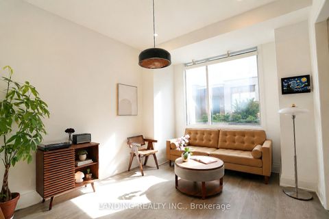 Photo 2 at 7 - 17 Greenbriar Road, Bayview Village, Toronto
