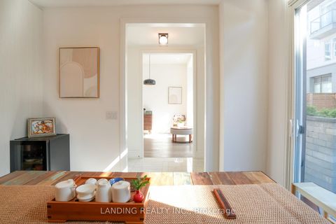 Photo 7 at 7 - 17 Greenbriar Road, Bayview Village, Toronto
