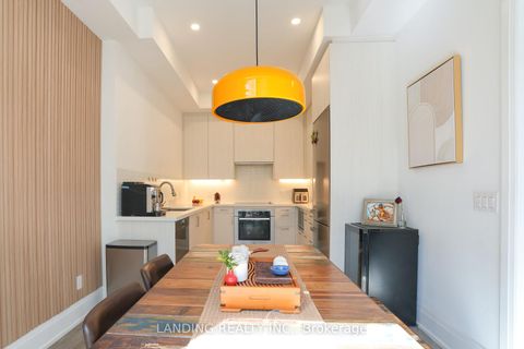 Photo 8 at 7 - 17 Greenbriar Road, Bayview Village, Toronto