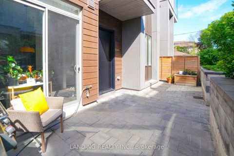 Photo 29 at 7 - 17 Greenbriar Road, Bayview Village, Toronto