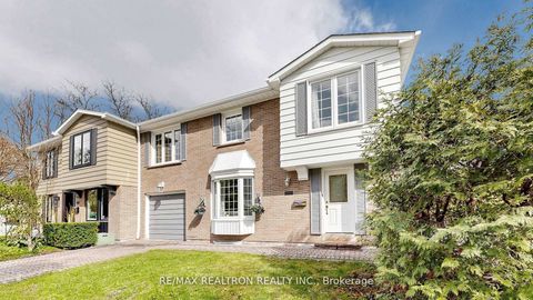 Photo 2 at 135 Avenue Road, North Richvale, Richmond Hill