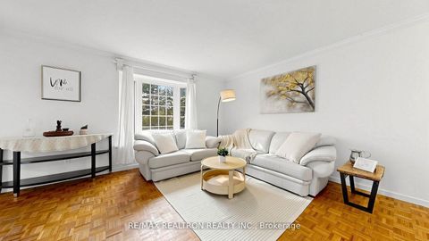Photo 3 at 135 Avenue Road, North Richvale, Richmond Hill