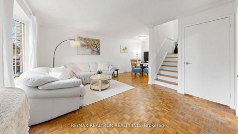 Photo 4 at 135 Avenue Road, North Richvale, Richmond Hill