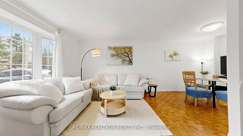 Photo 7 at 135 Avenue Road, North Richvale, Richmond Hill